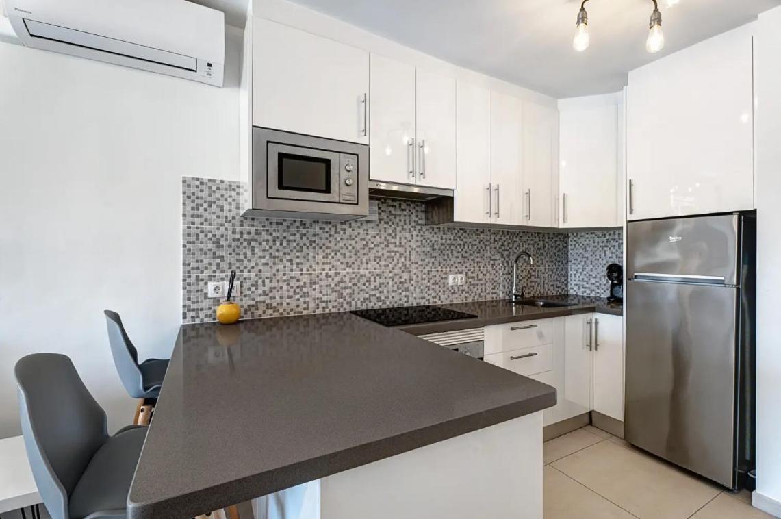 Apartamento De Lujo En Torre Del Sol, Playa De Las Americas Arona  Luaran gambar